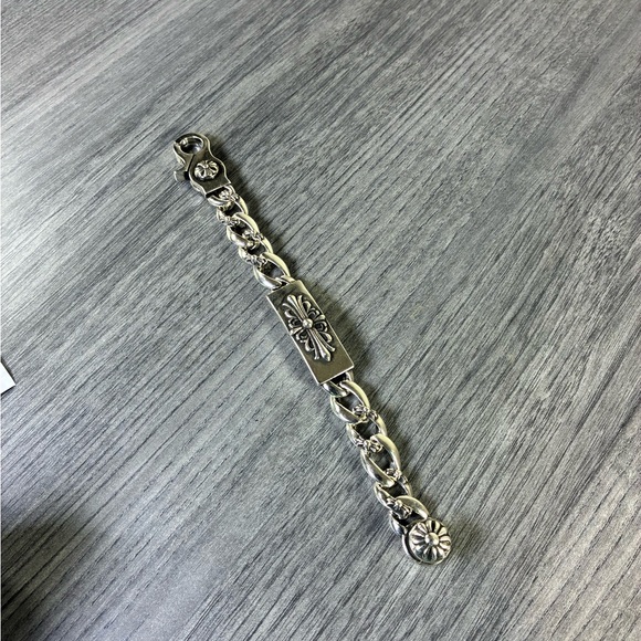 Cross Streetwear Bracelet - Picture 2 of 7